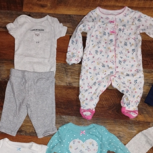 NEWBORN GIRLS CLOTHING AND  ACCESSORIES!!! HUGE BUNDLE! - Picture 12 of 14